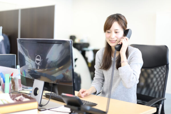 【正社員】経験者向け法律事務パラリーガル（完全週休２日制の平日のみ勤務OR希望シフト制、年間休日１２９日）