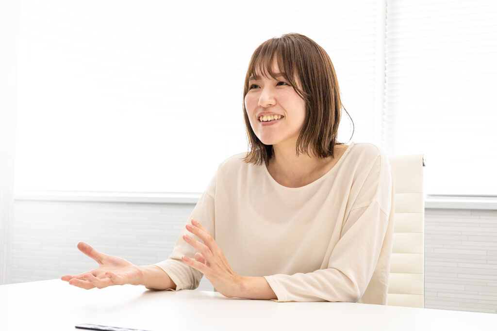 販売職から転職した女性スタッフ