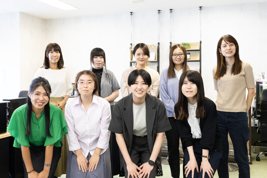 事務局全体の写真