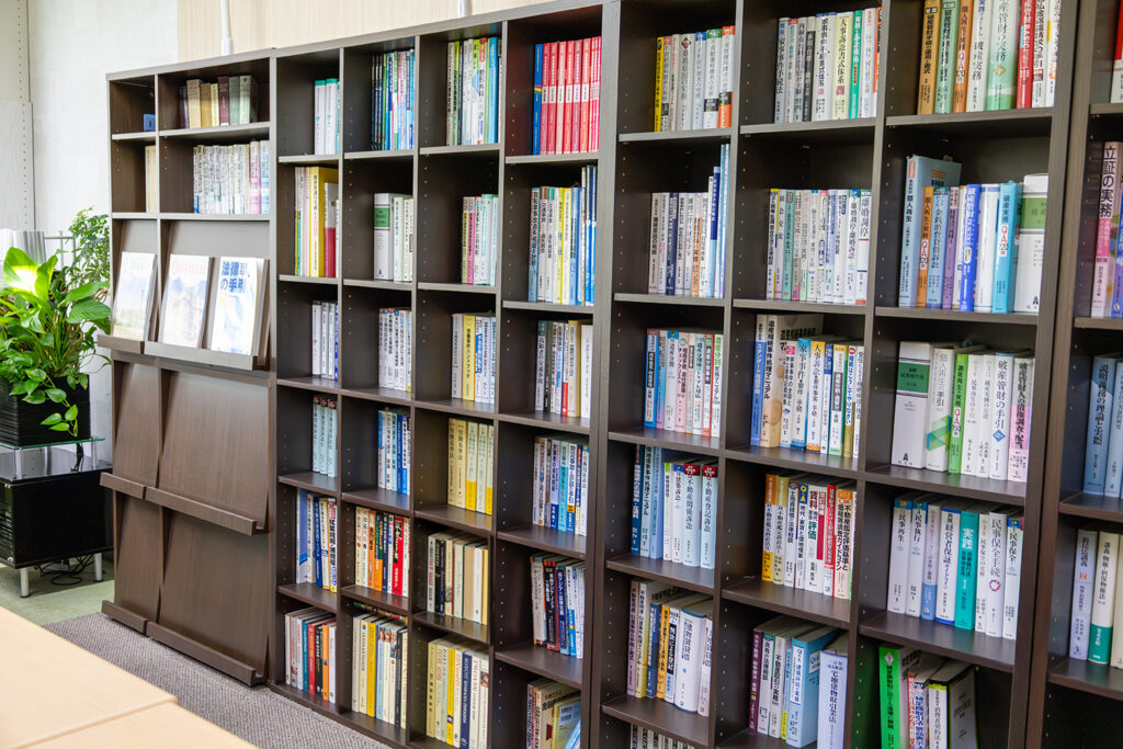 法律書籍棚