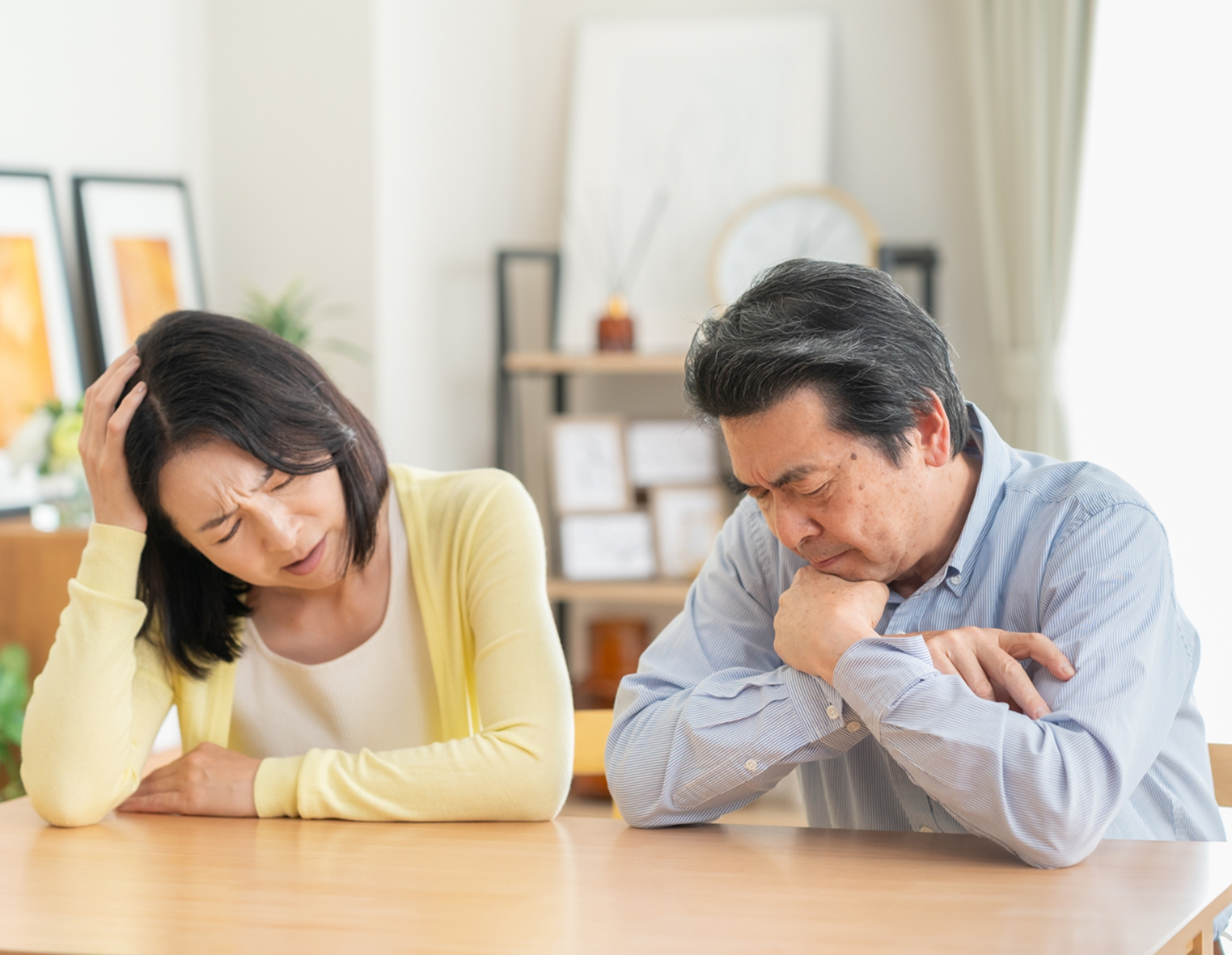 交通事故後の対応に悩むご夫婦